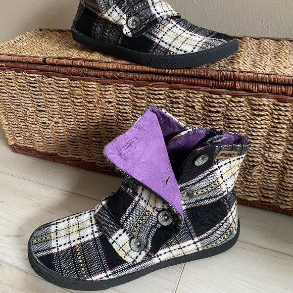 Blowfish Shoes - Blowfish Malibu Rabbit Booties, SIZE 6.5